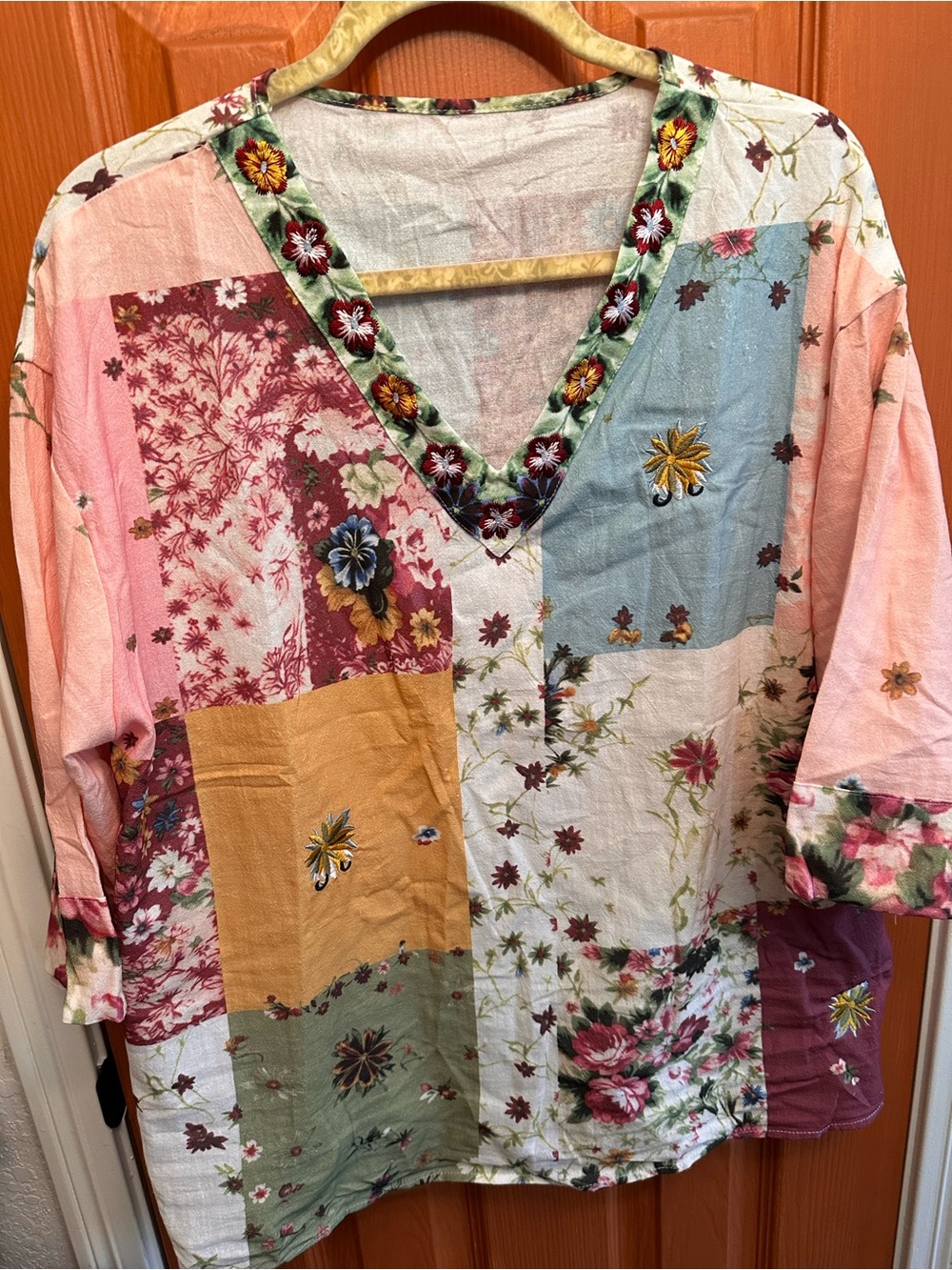 Women’s XL Linen Patchwork Floral V-Neck Tunic Top in Pastel Mix